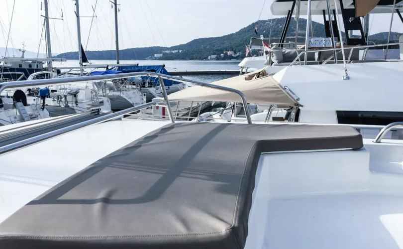 Helia 44