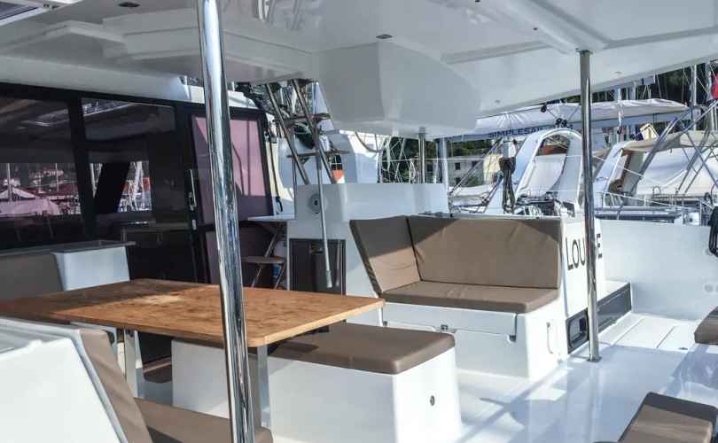 Helia 44