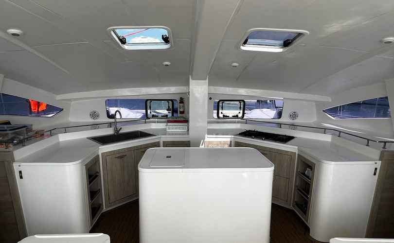 Island Spirit 410