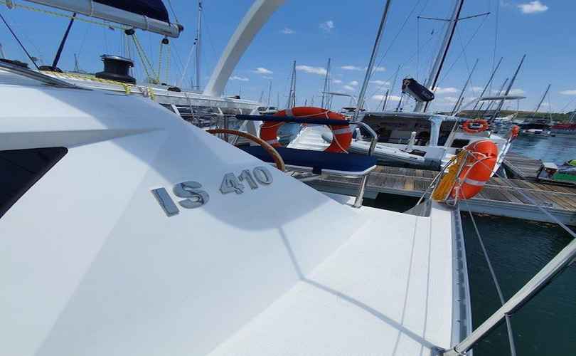 Island Spirit 410