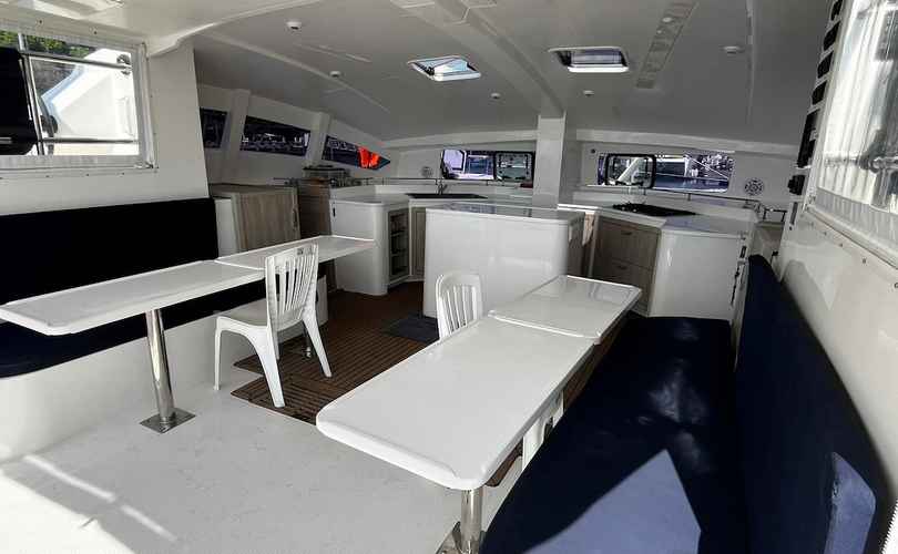 Island Spirit 410