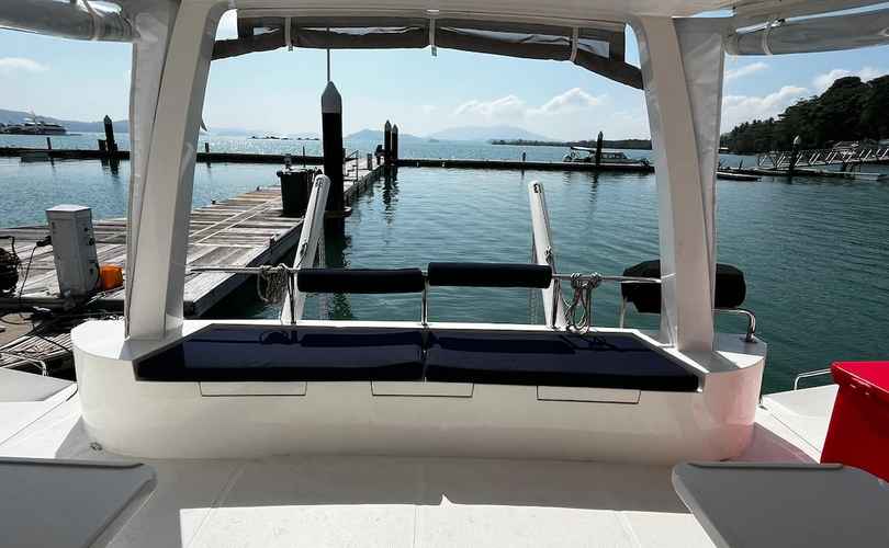 Island Spirit 410