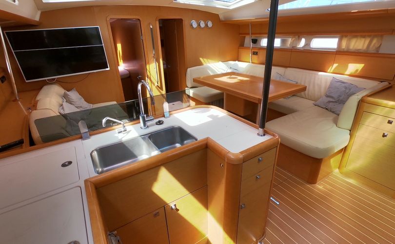 Jeanneau 53