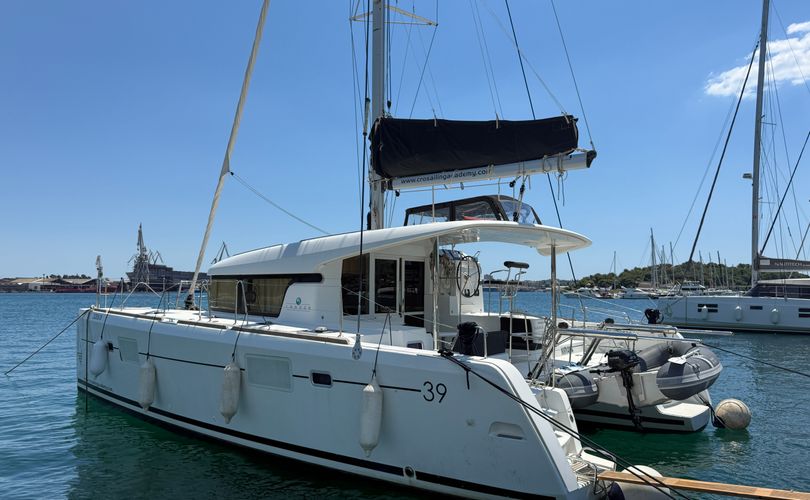 Lagoon 39