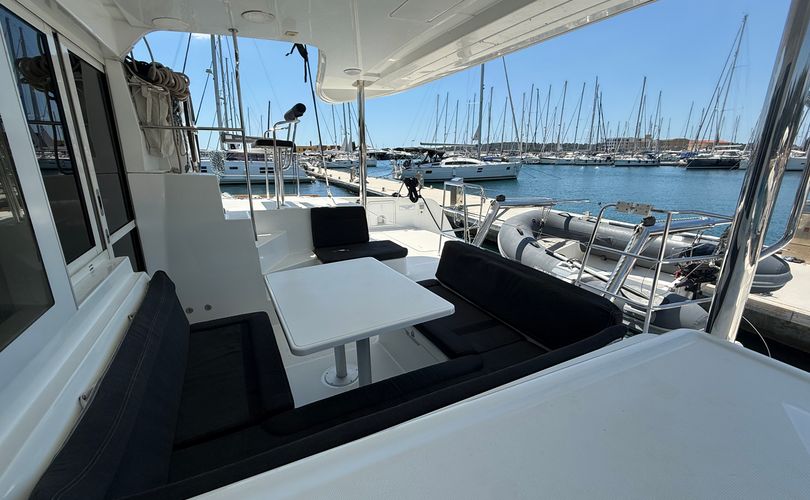 Lagoon 39