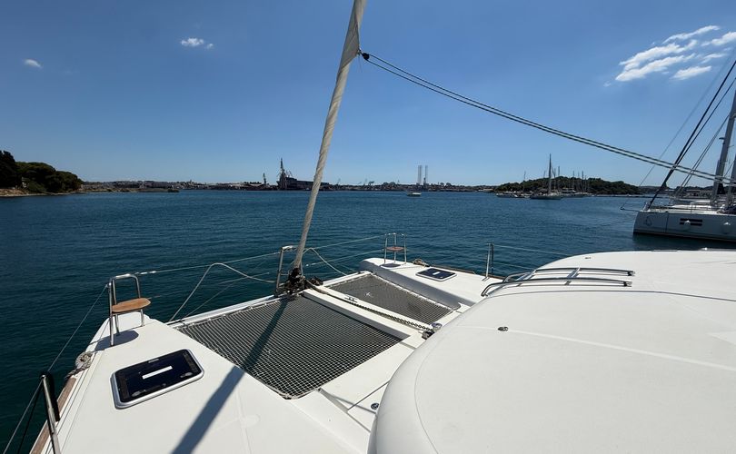 Lagoon 39