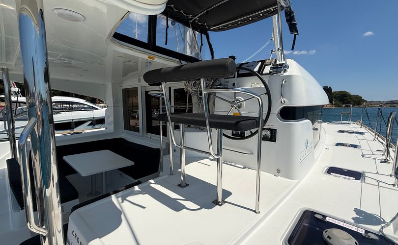Lagoon 39