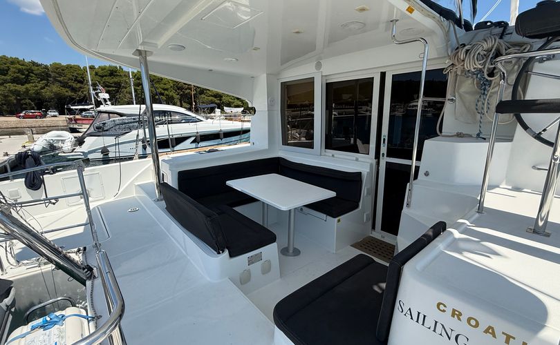Lagoon 39