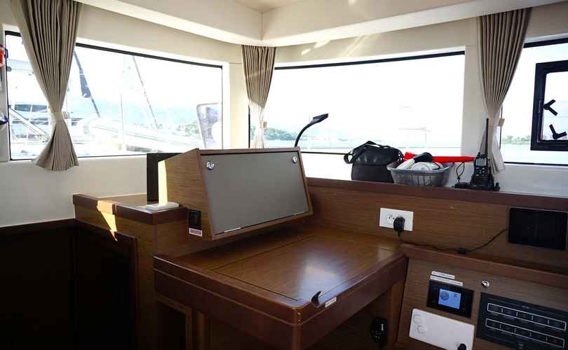 Lagoon 40
