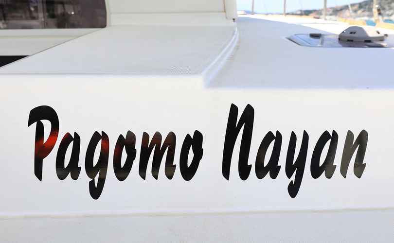 Photo Lagoon 400 (2012)