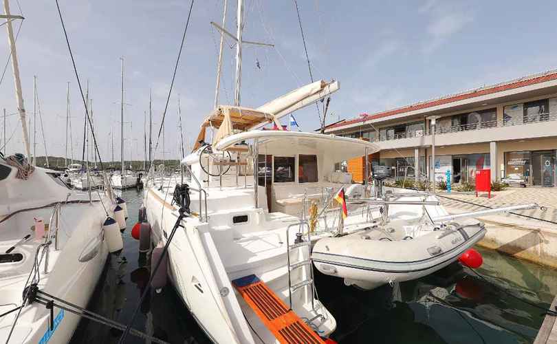 Lagoon 400