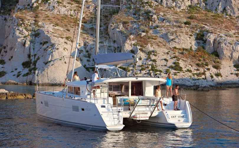 Photo Lagoon 400 (2012)