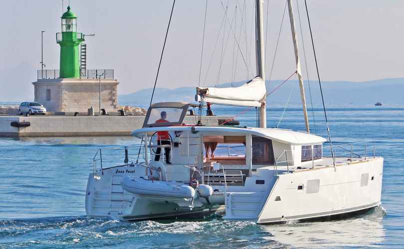 Photo Lagoon 400 (2012)