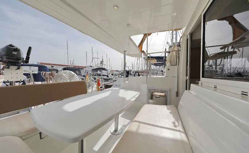 Lagoon 400