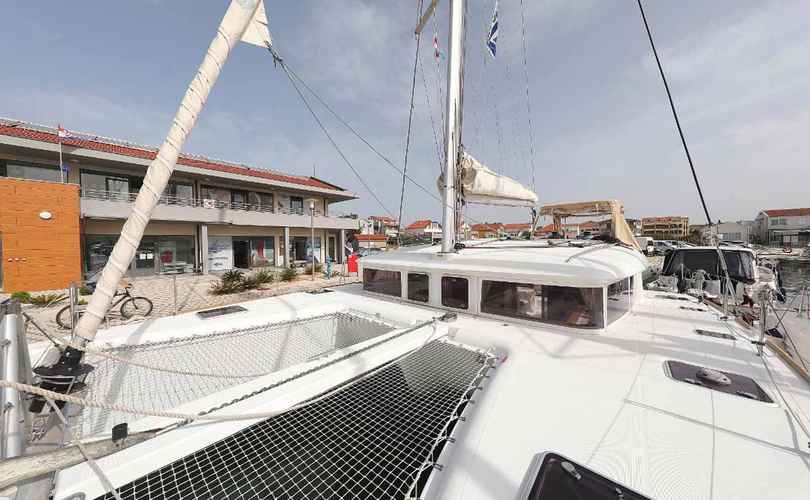 Lagoon 400