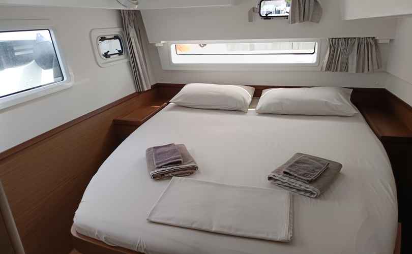 Lagoon 42
