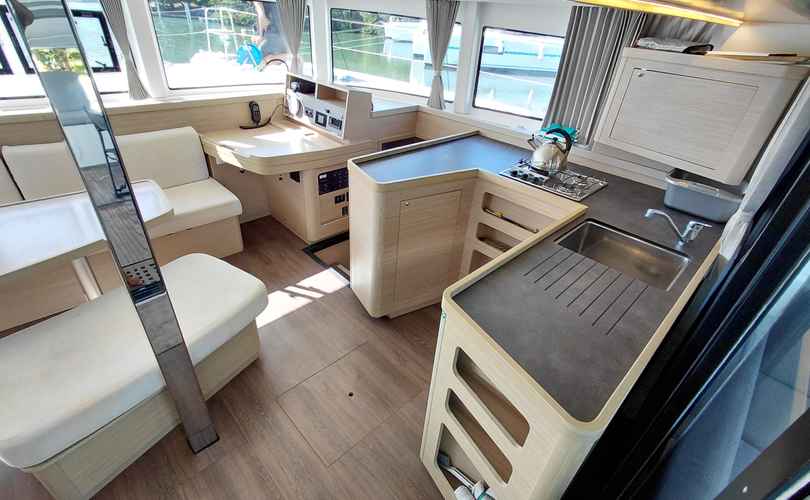 Lagoon 42