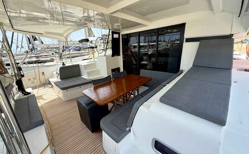 Lagoon 42