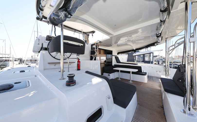 Lagoon 42