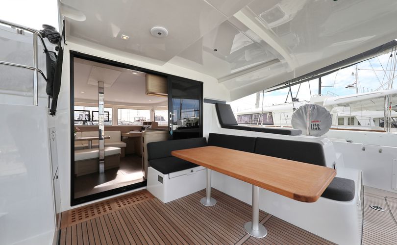 Lagoon 42