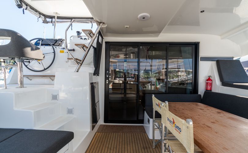 Lagoon 42