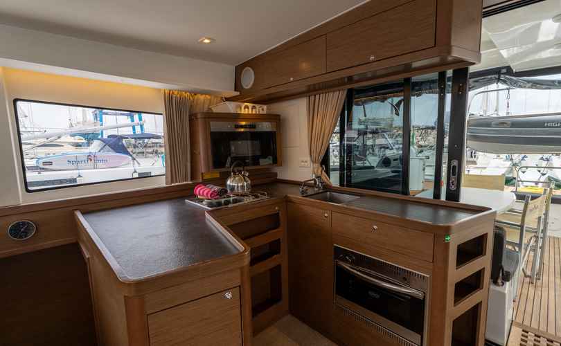 Lagoon 42