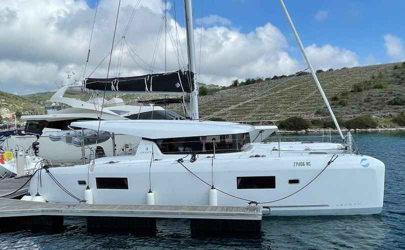 Lagoon 42