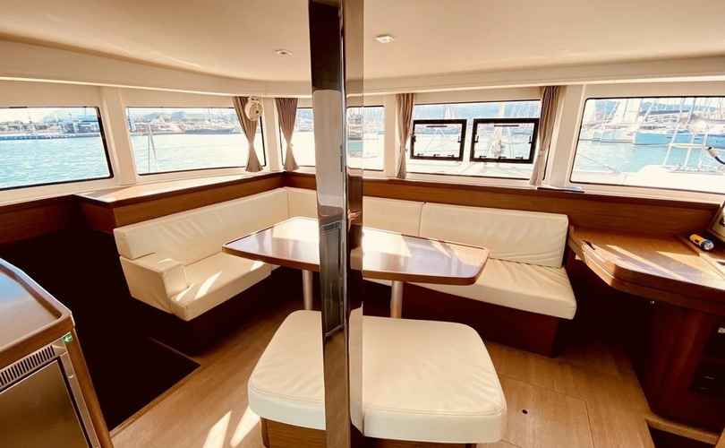 Lagoon 42