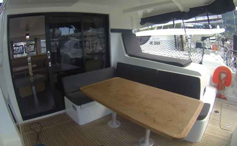 Lagoon 42