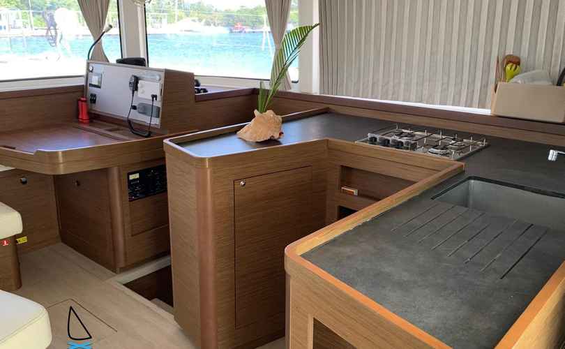 Lagoon 42