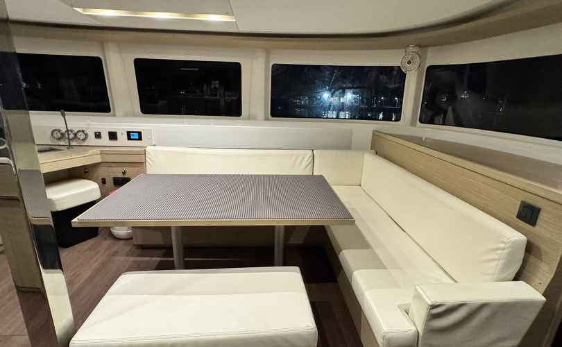 Lagoon 42