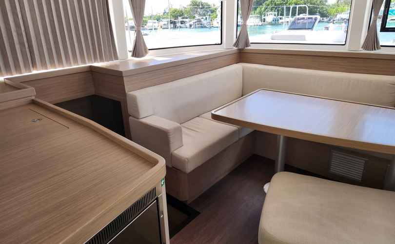 Lagoon 42