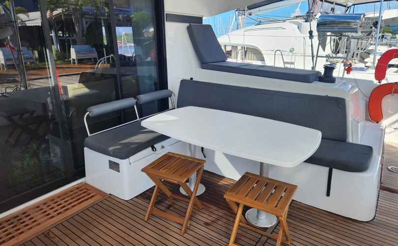 Lagoon 42