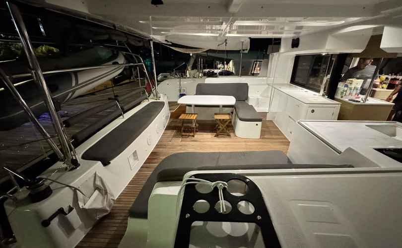Lagoon 42