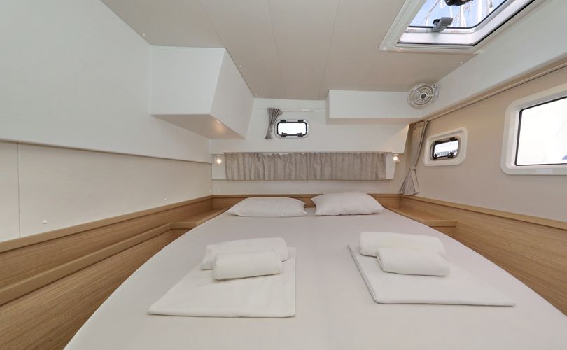 Lagoon 42