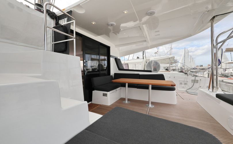 Lagoon 42