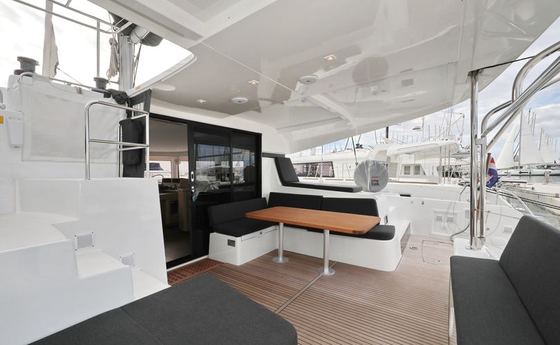 Lagoon 42
