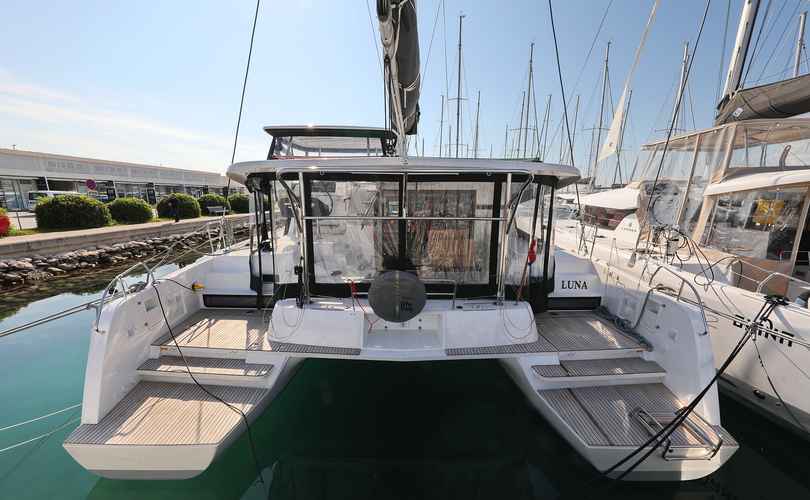 Lagoon 42