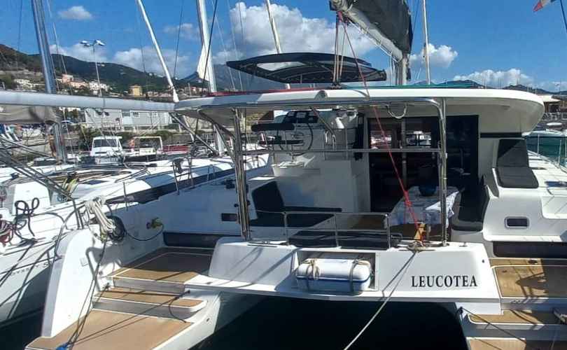 Lagoon 42