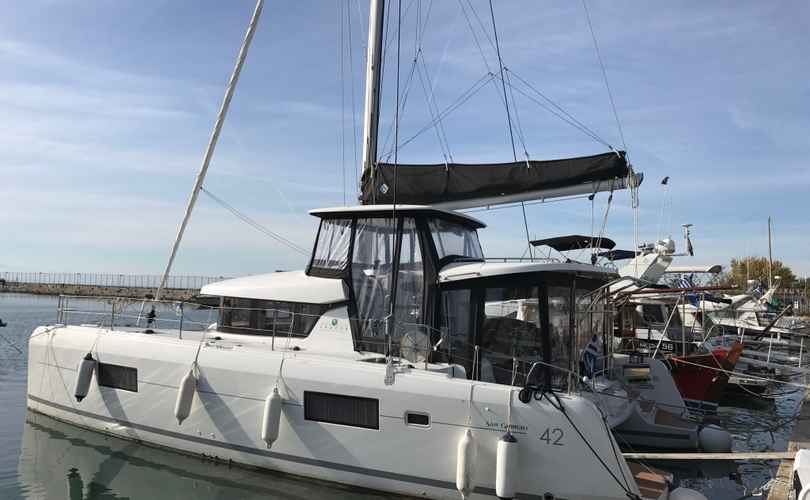 Lagoon 42