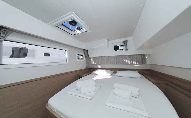 Lagoon 42
