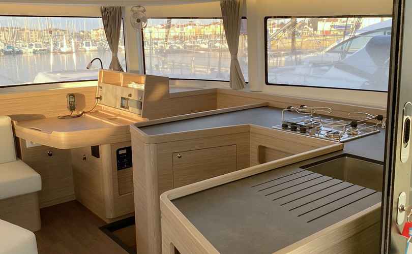 Lagoon 42