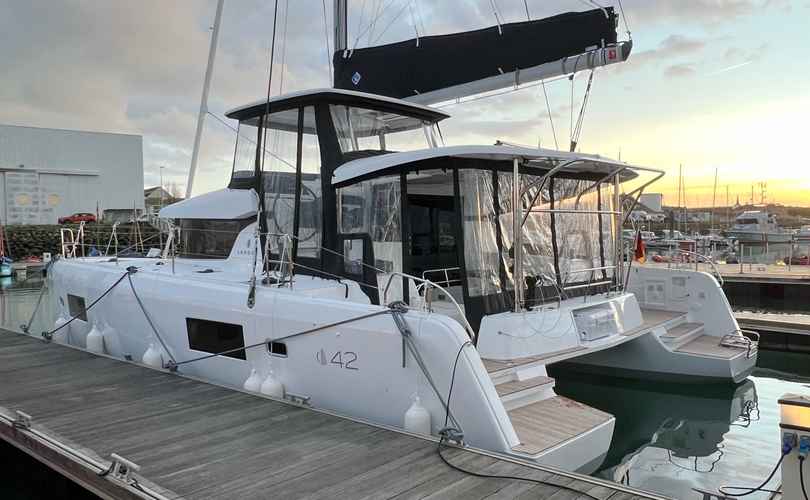Lagoon 42