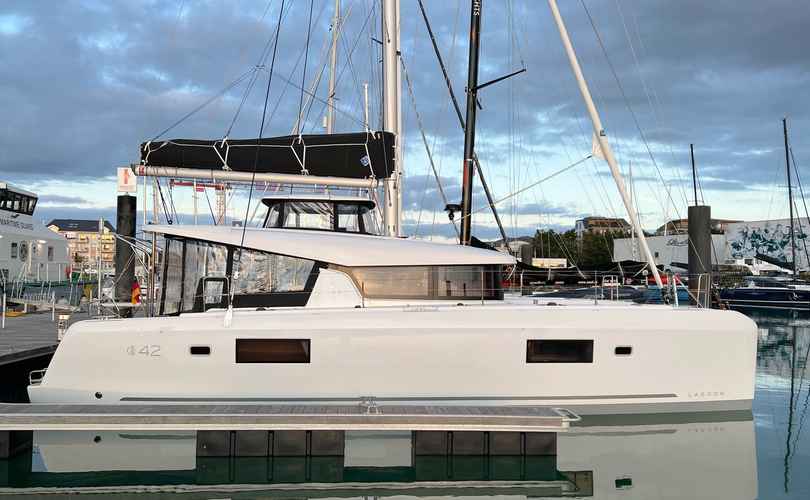 Lagoon 42