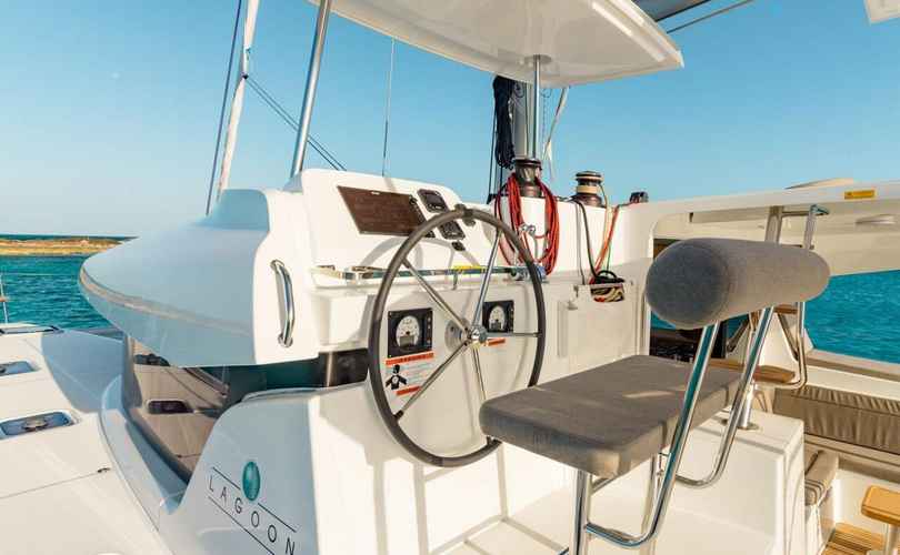 Lagoon 42