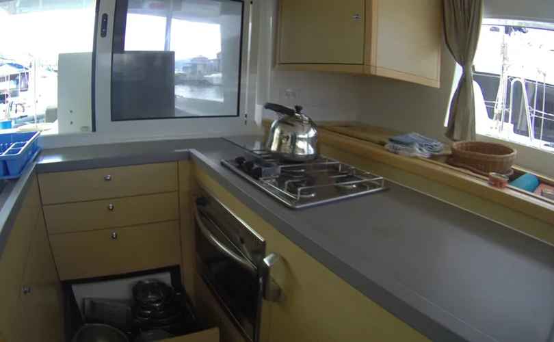 Lagoon 42