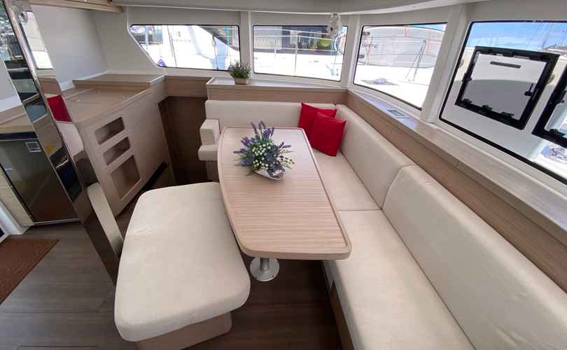 Lagoon 42