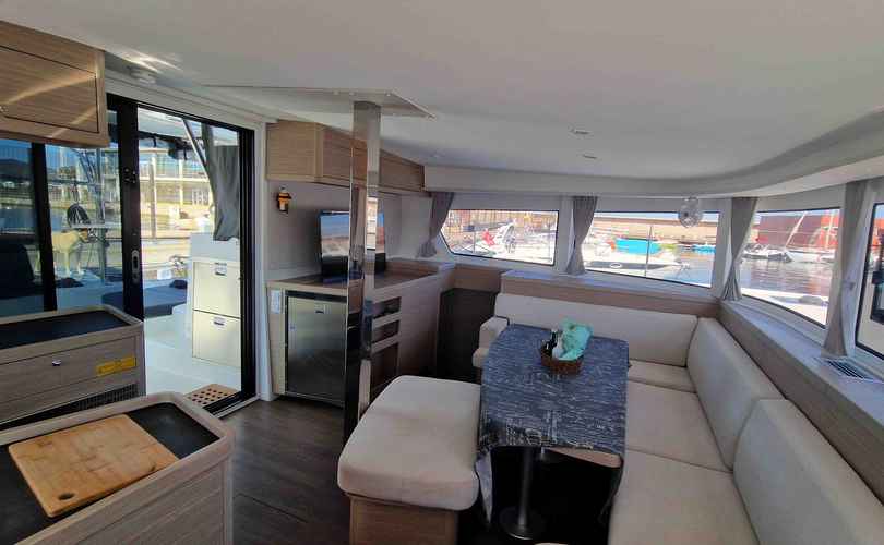 Lagoon 42