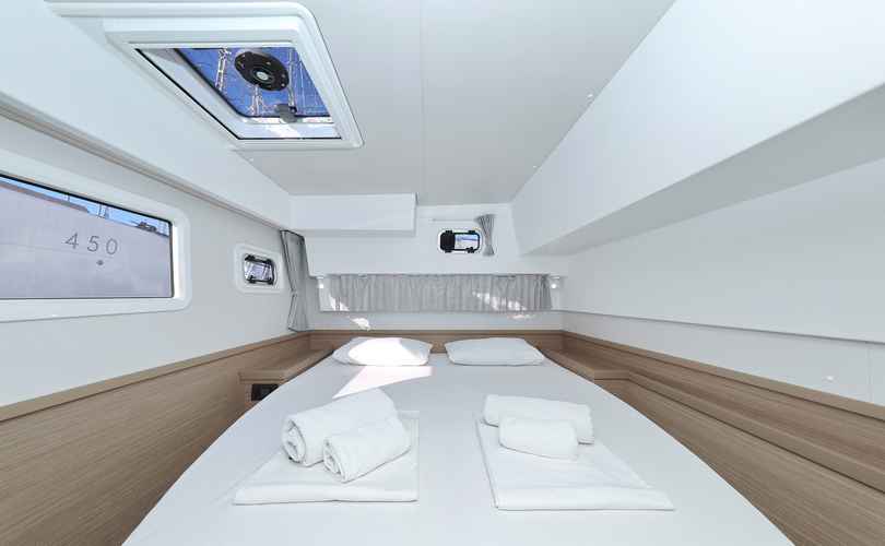 Lagoon 42