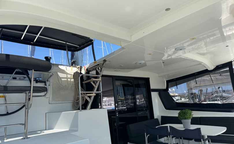 Lagoon 42